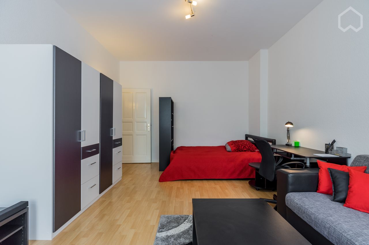 Perfectly located and spacious apartment in Friedrichshain