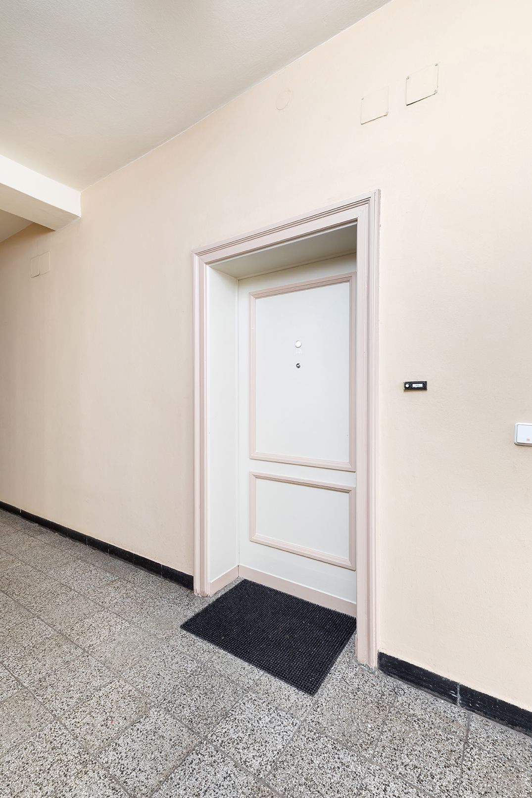 Two room apartment on Frankfurter Tor in Friedrichshain