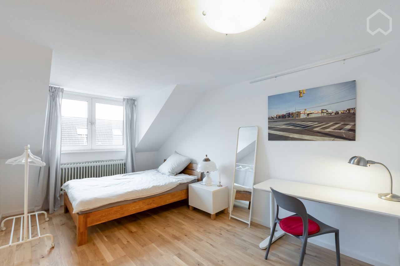 Perfect for 2 people or Families!  Maisonette in art nouveau monument in the center of Cologne