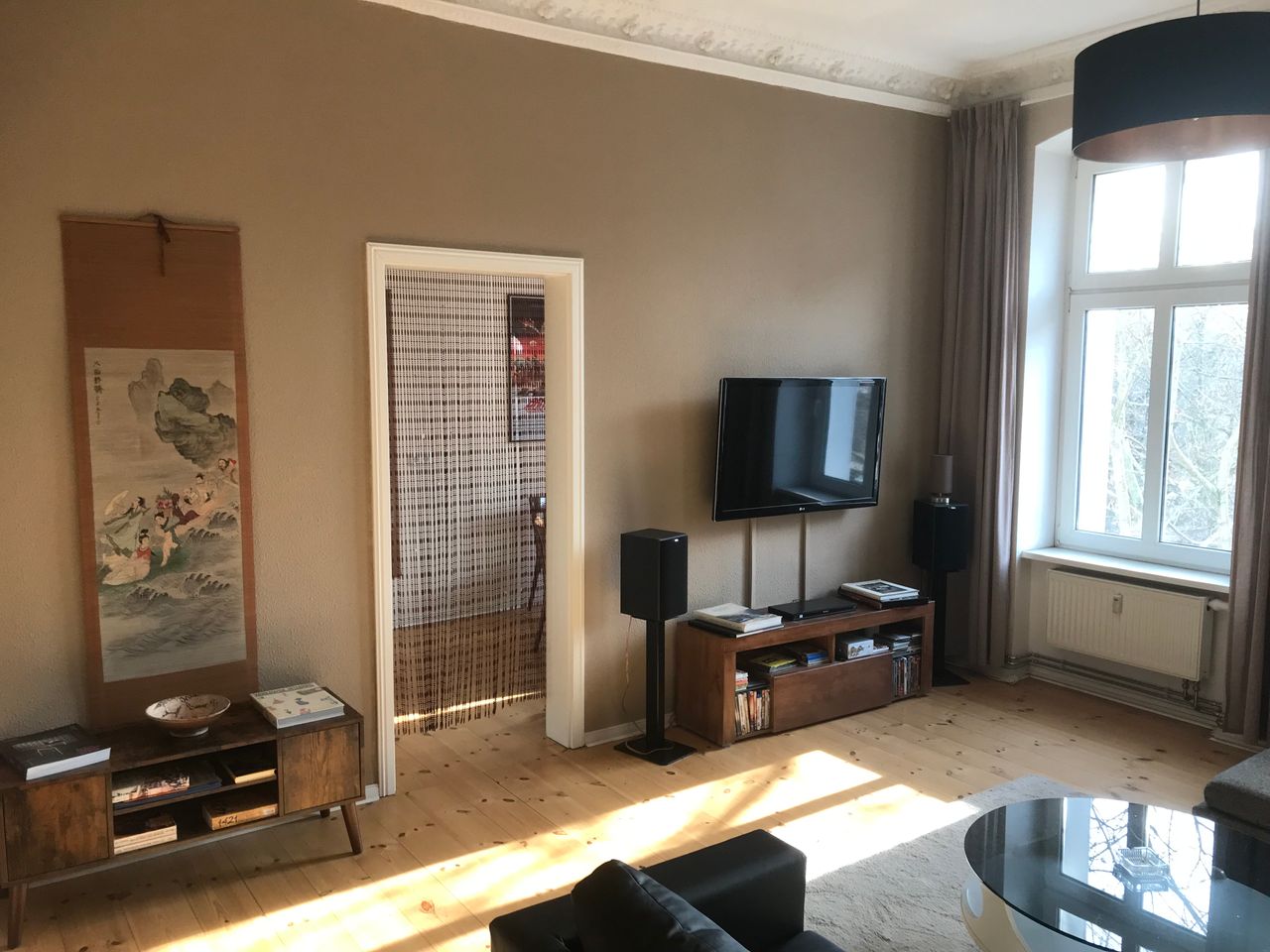 Large, bright two-room apartment (72 m2) in Wedding for 1 year to sublet.