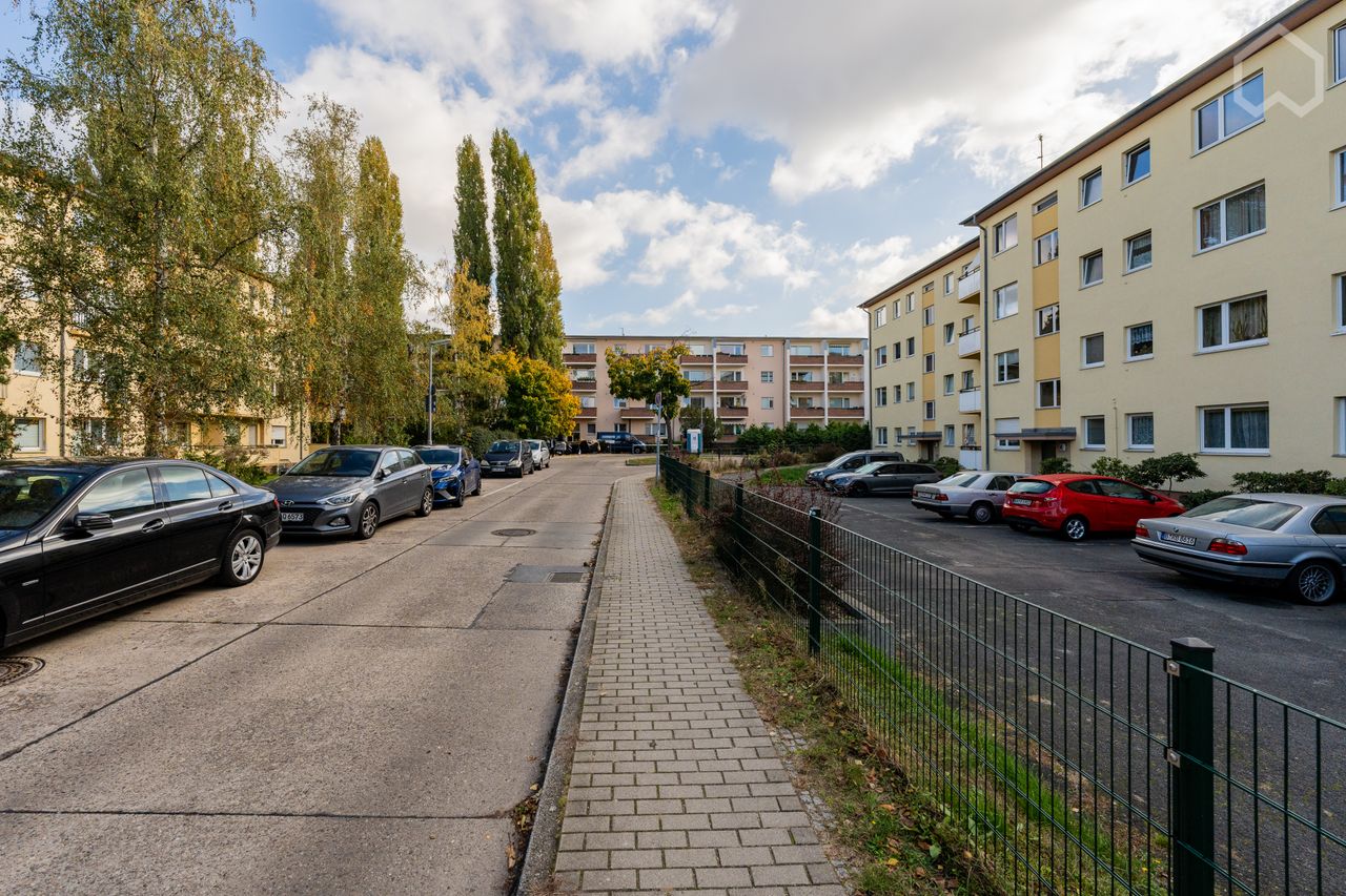 Bright, Fully Furnished 1-Bedroom Apartment with Balcony in Neukölln