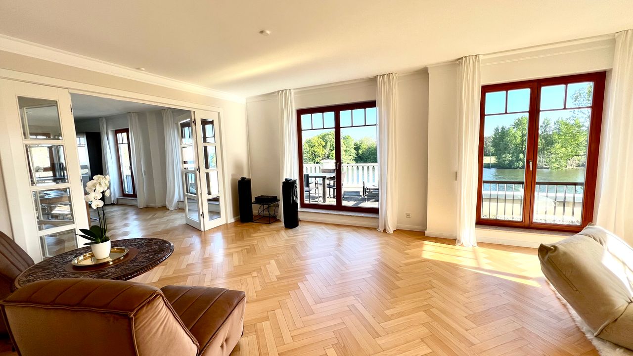 Luxury penthouse with stunning view on Spree and Müggelsee; private boat dock available