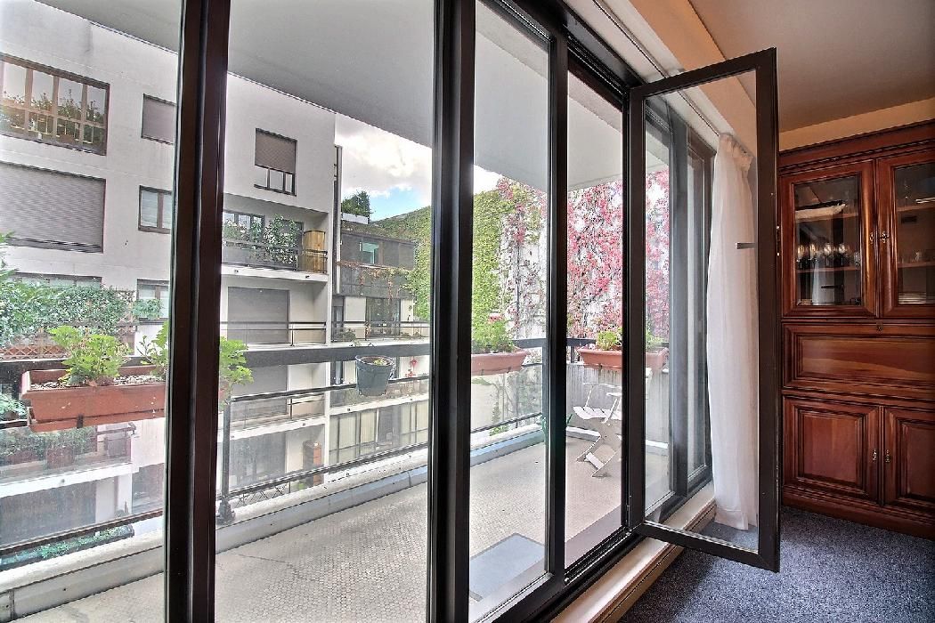 Luminous Oasis in the Heart of Les Halles - 2 rooms - 55m²