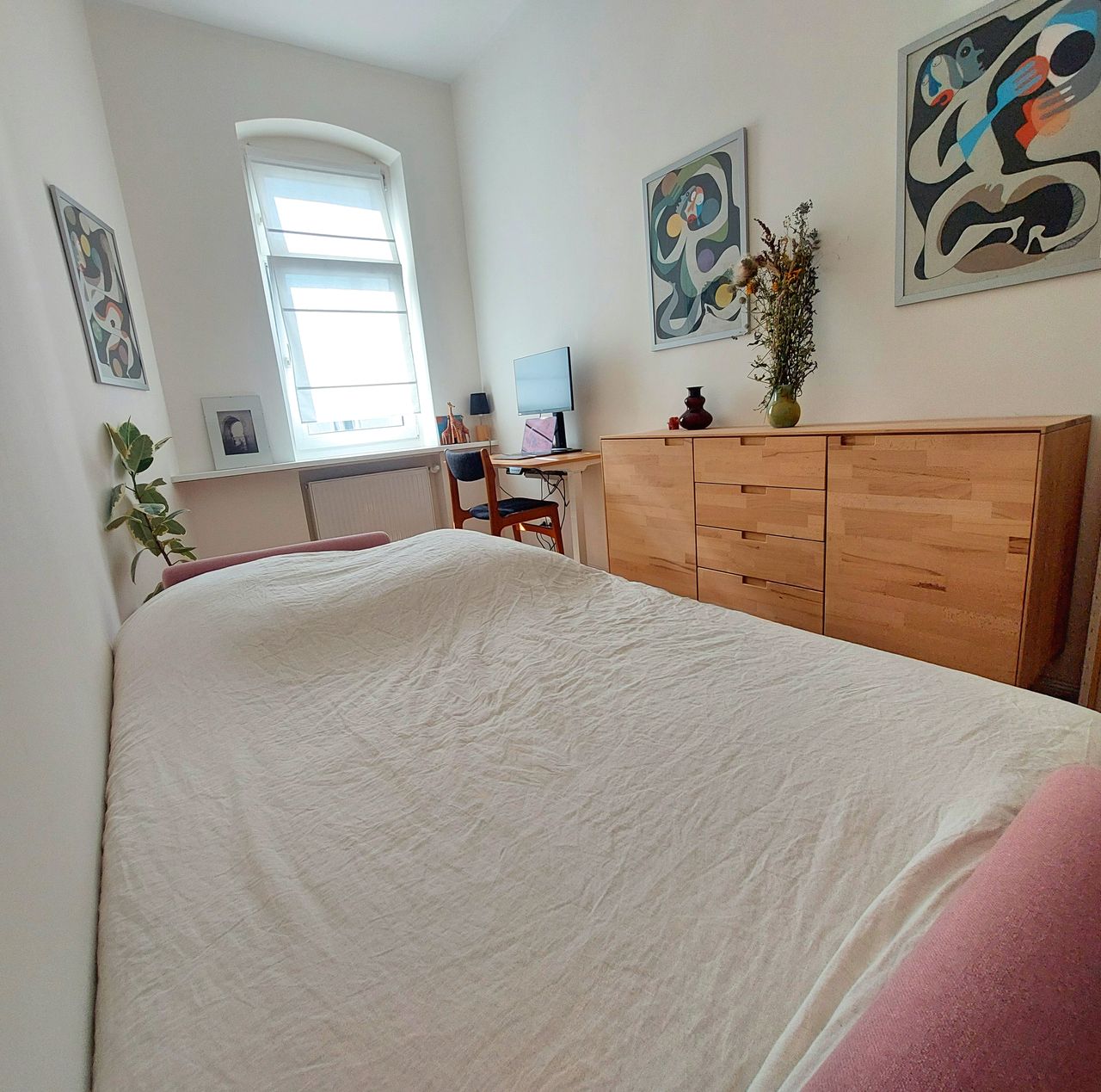 Quiet, sunny and spacious apartment in Neukölln