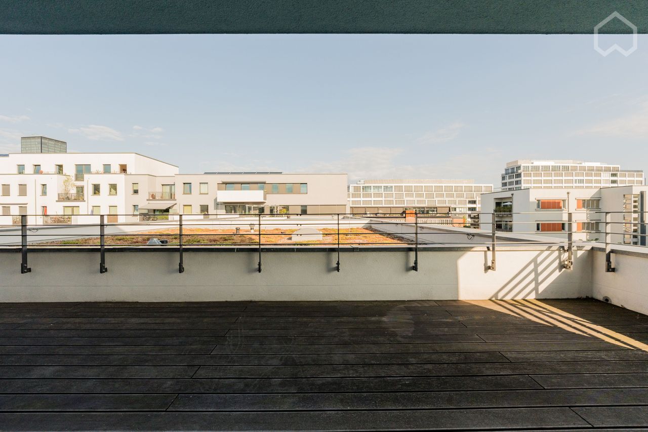 Modern loft with rooftop terrace and waterview