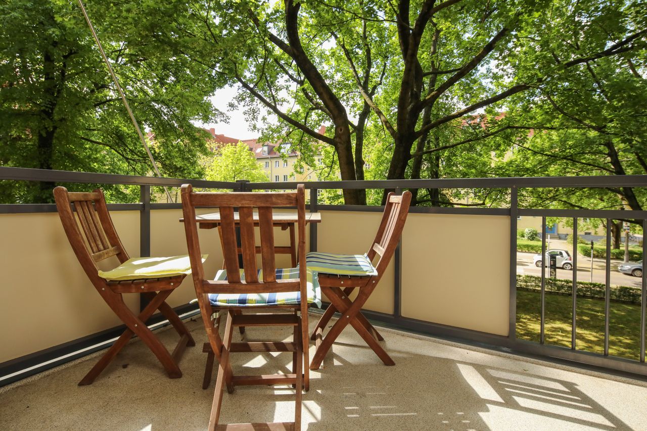 Practical 3 room apartment with balcony and green view at Prenzlauer Berg