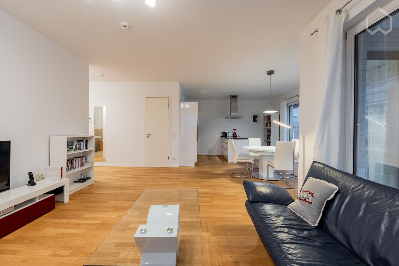 Bright apartment - centrally located - within walking distance to Gendarmenmarkt