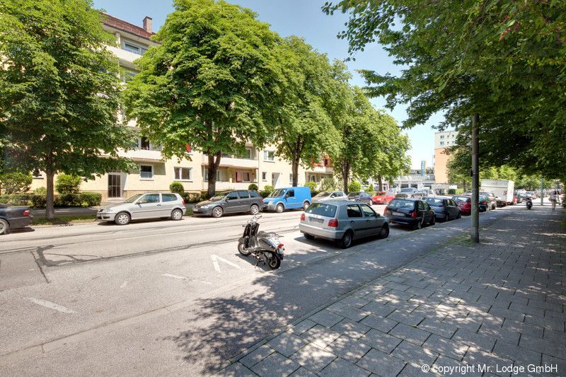 Studio apartment with swimming pool, sauna and parking space in Munich