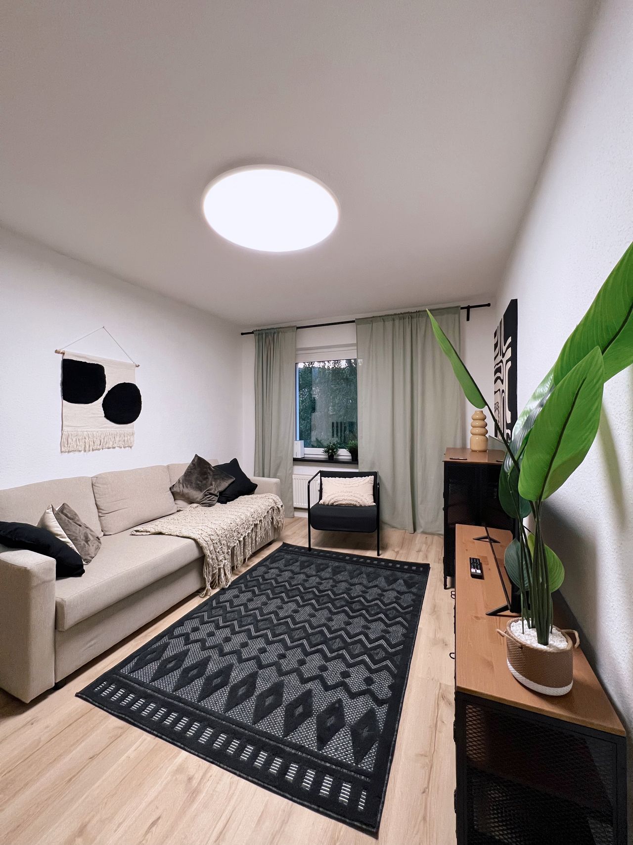 Fully equipped and furnished apartment in Jena City of lights "Urban Jungle"
