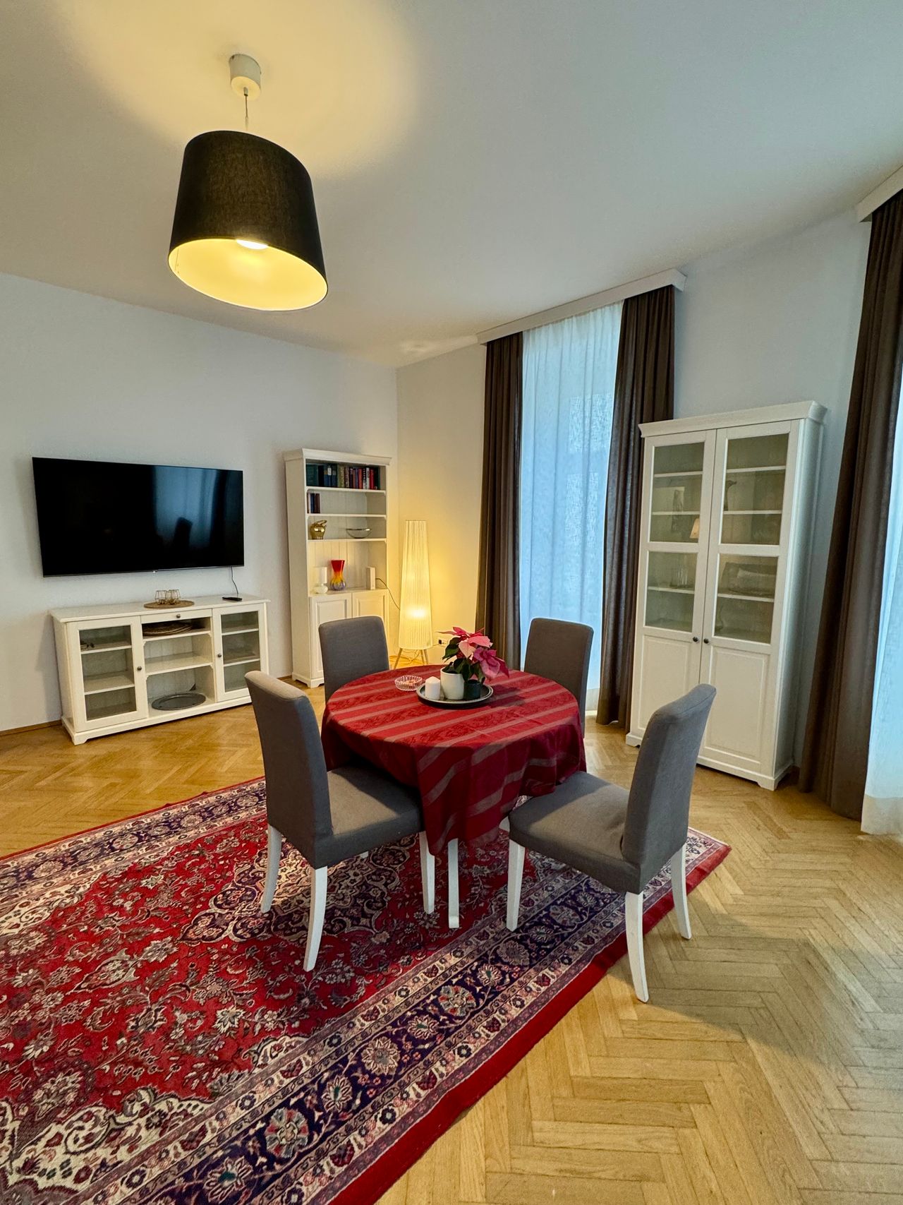Cozy apartment near the parliament