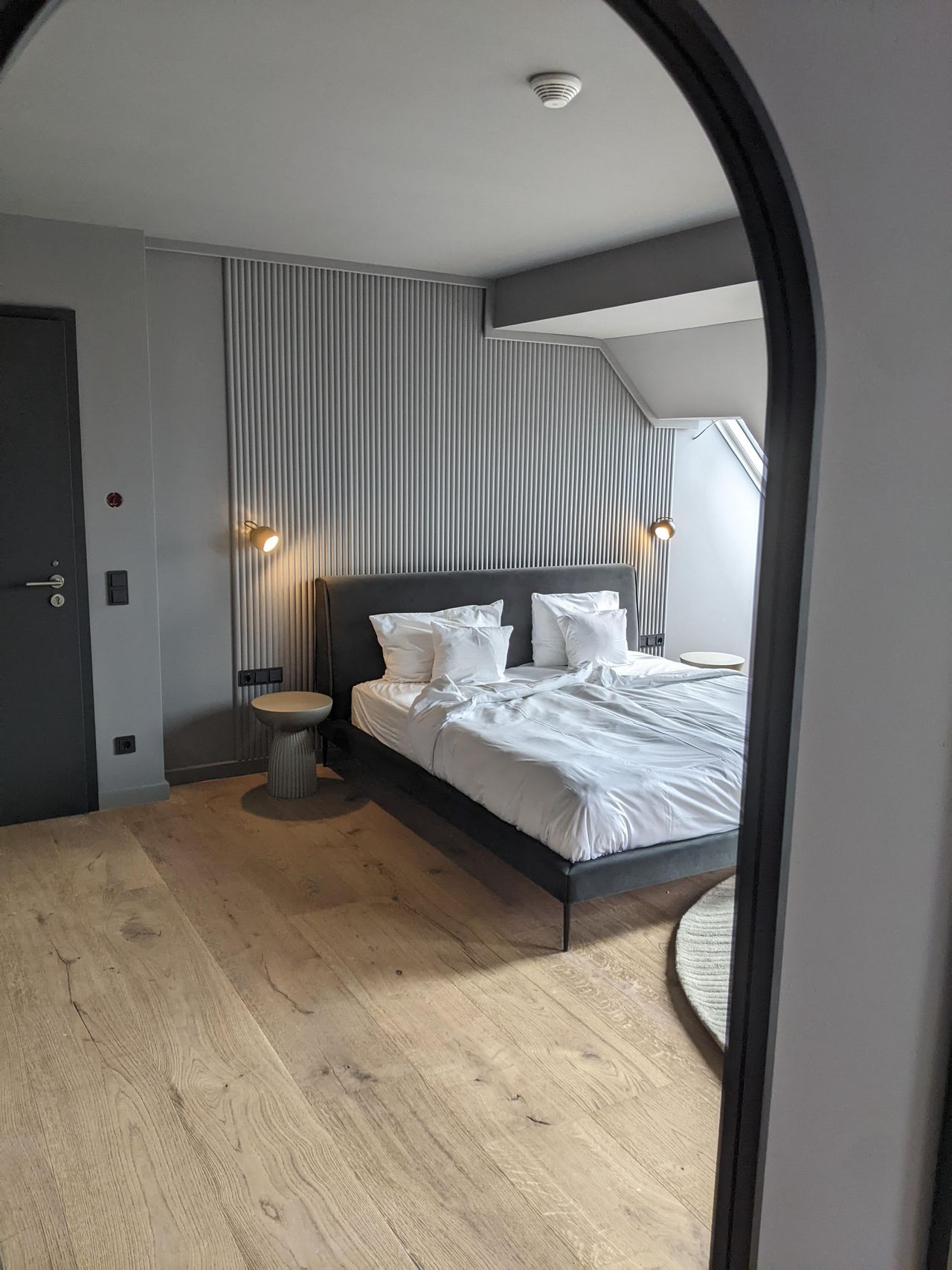 Stylish Conlon House Two-room Apartment | Prime Location Munich | Fully Equipped Kitchen & Amenities