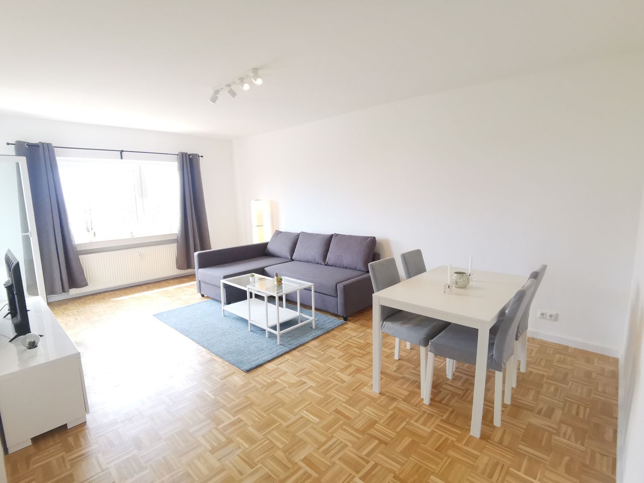 Comfortable 2-room apartment with new fitted kitchen, balcony & fantastic view in Rodgau