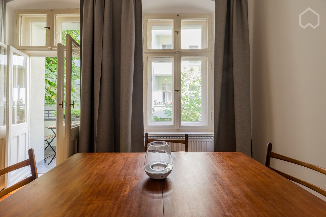 Perfectly located flat close to Tempelhofer Feld at Schillerkiez, with Balcony