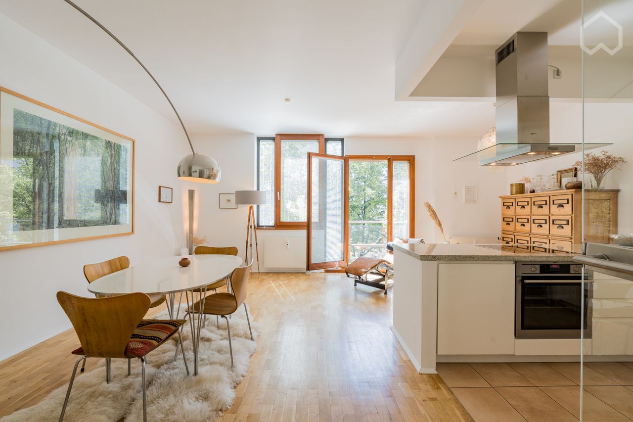 Beautiful, bright design apartment in nicest area in Mitte