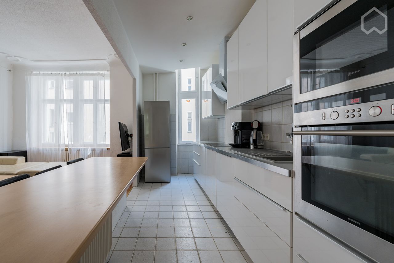 Big Fully Furnished Apartment in Charlottenburg near Kudamm with Balcony