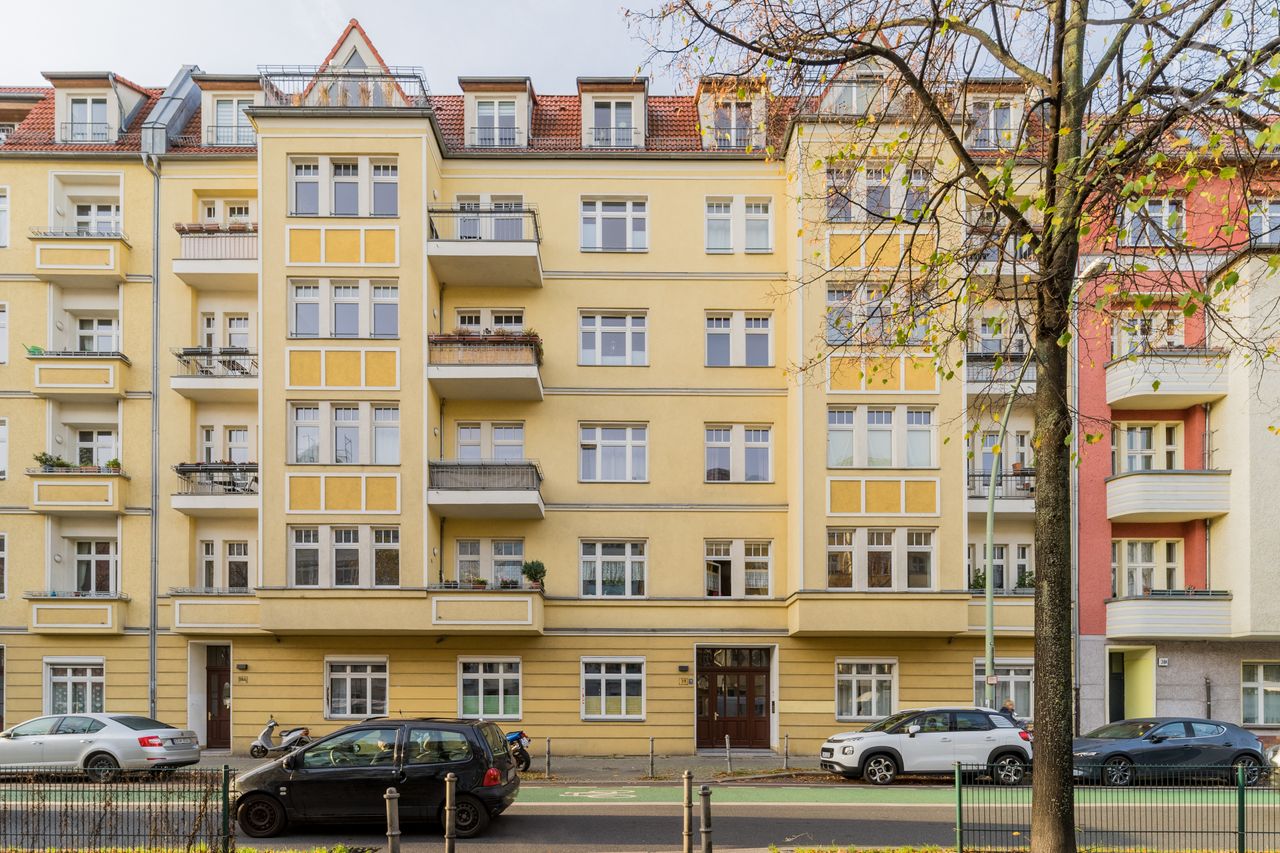 Light-filled, charming executive apartment in Prenzlauer Berg