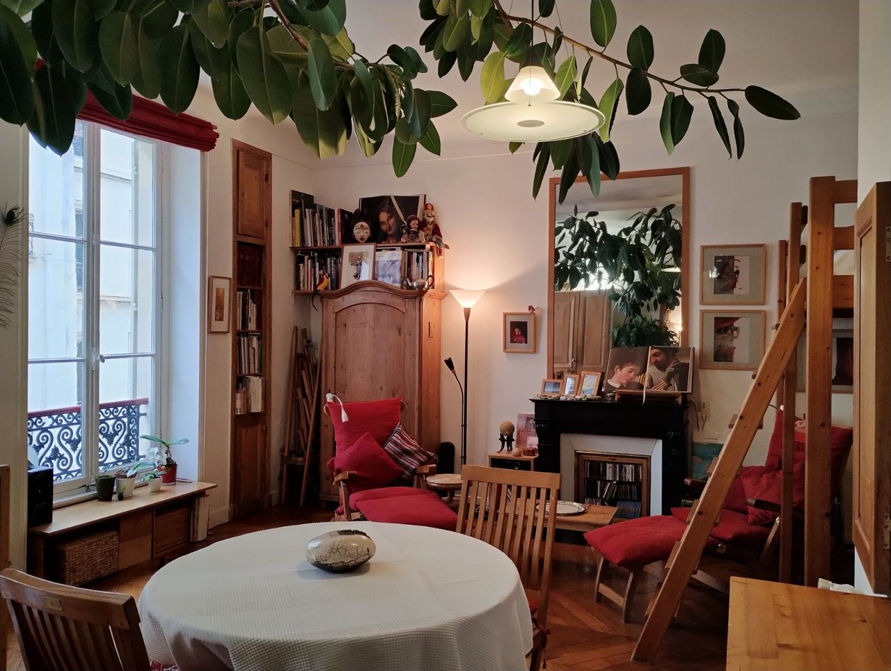 From July 1st to September 16th - Large, beautiful 42m2 studio in Paris 6th arrondissement - Saint Germain Des Prés district