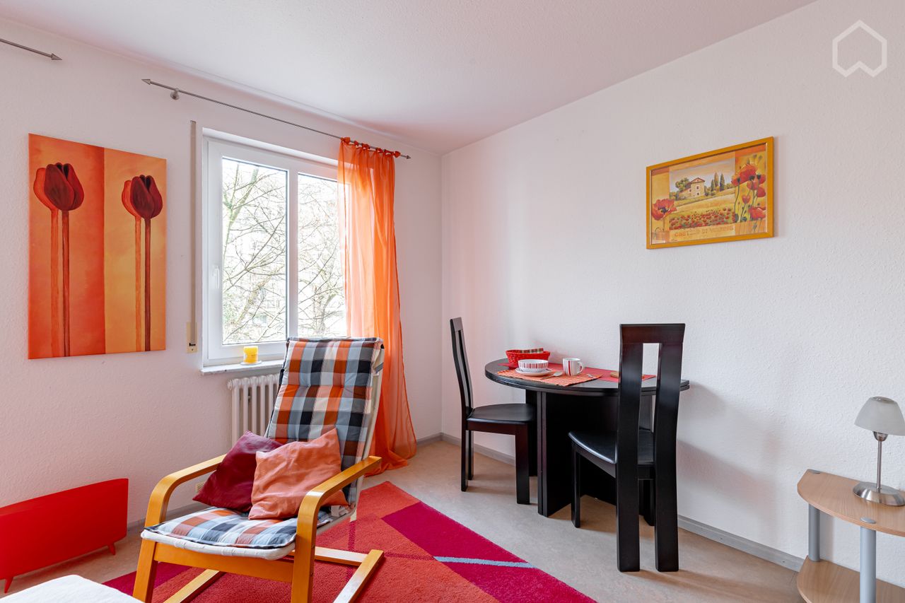 Well maintained apartment including underground parking space in the Weststadt of Karlsruhe