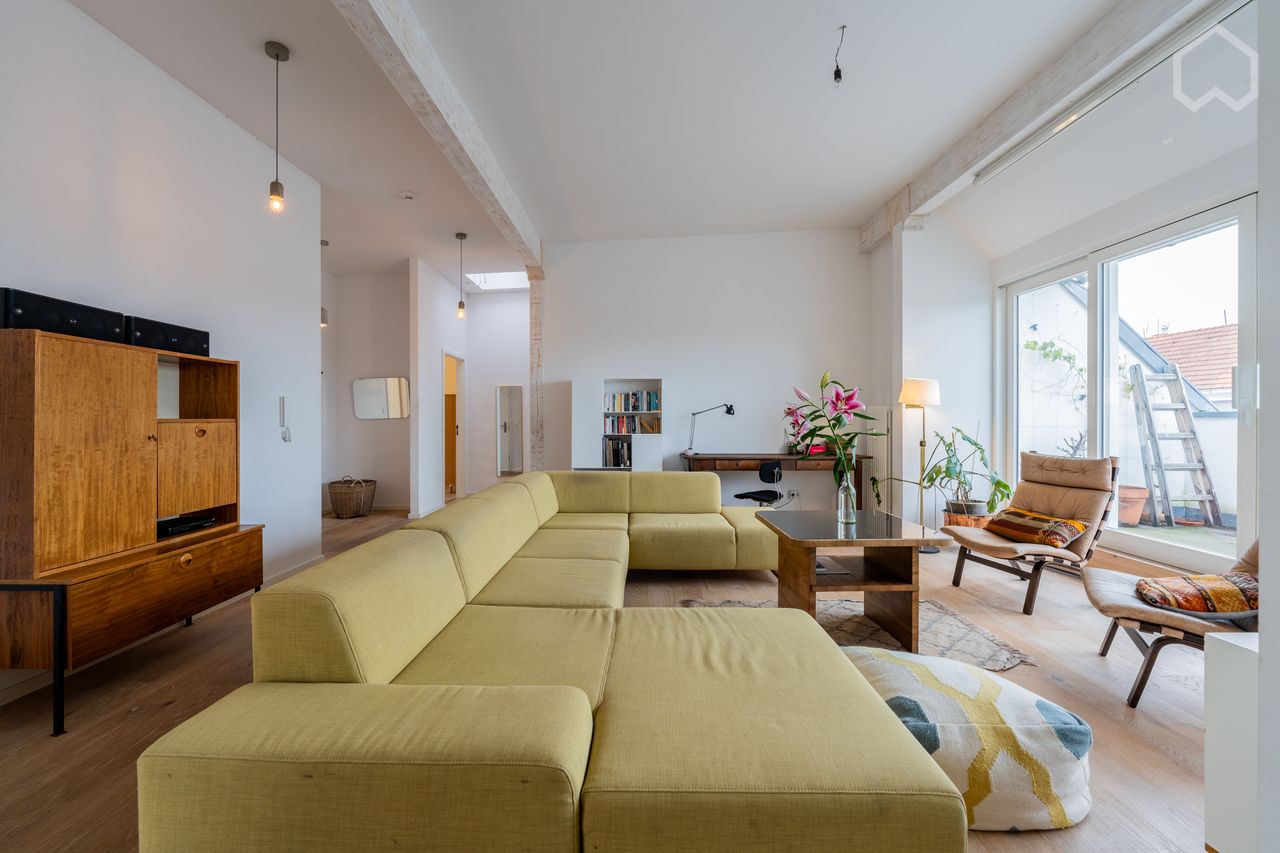 Exquisite loft apartment in Kreuzberg: Stylish living in a prime location