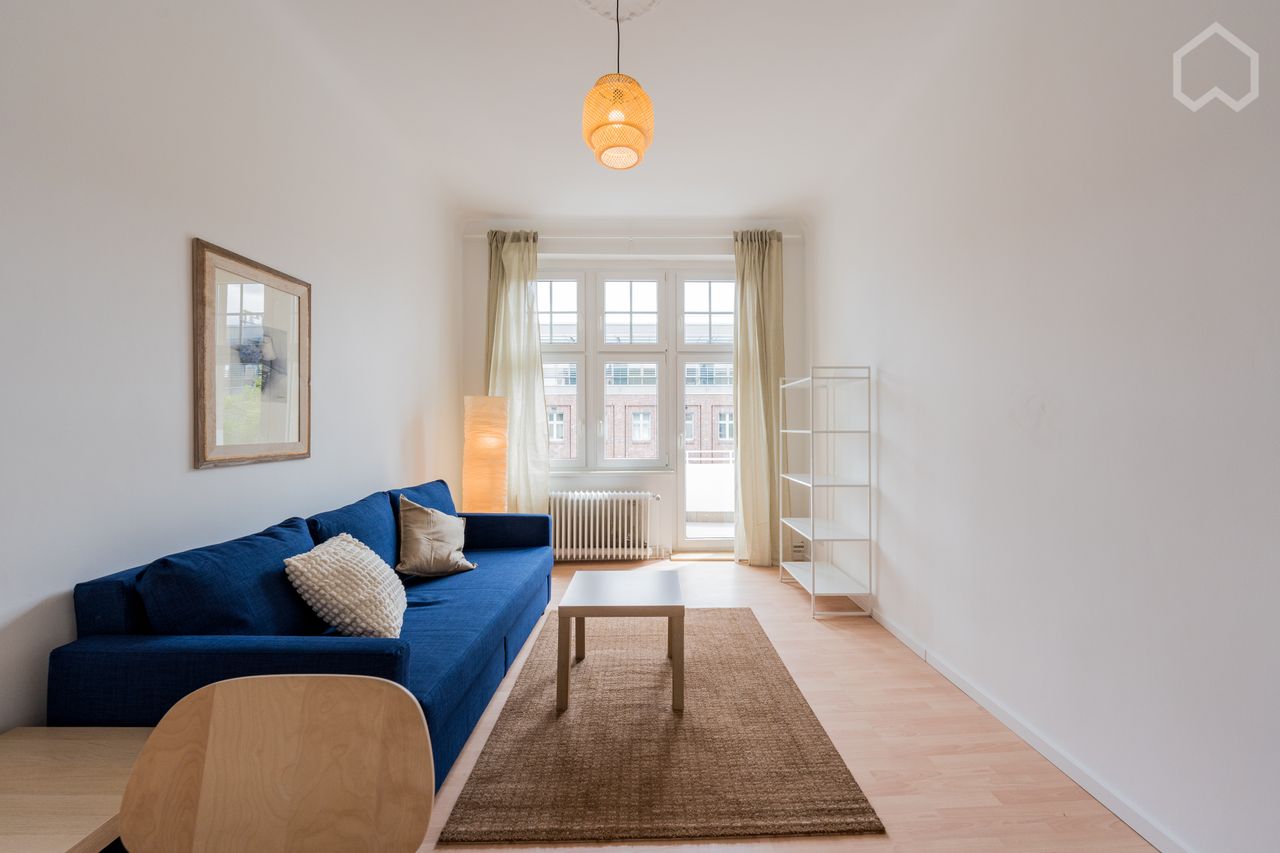 Light and airy apartment close to the Havel