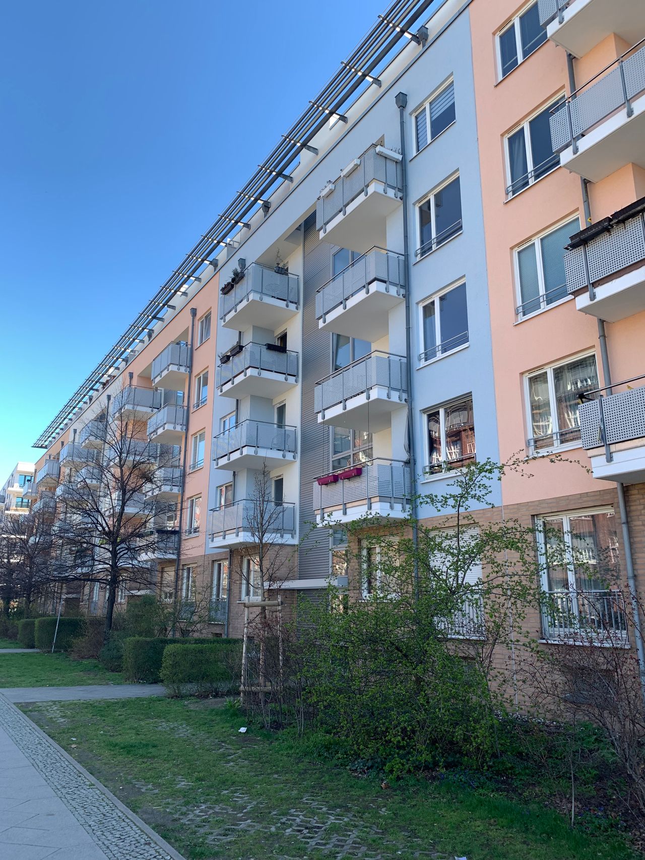 Bright high quality furnished apartment near Ostkreuz