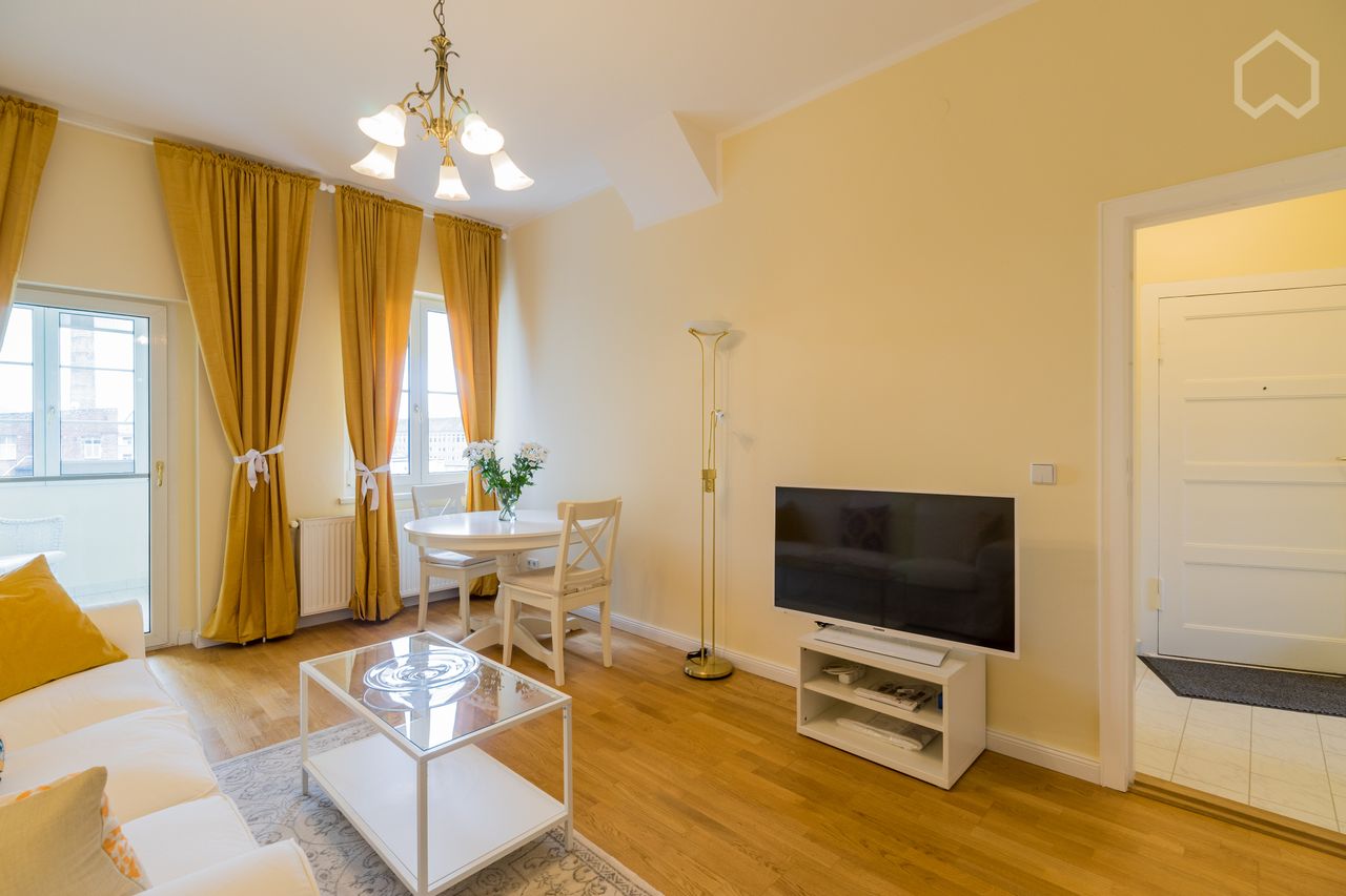 Comfort and elegance: exquisite appartment with direct access to Alexanderplatz