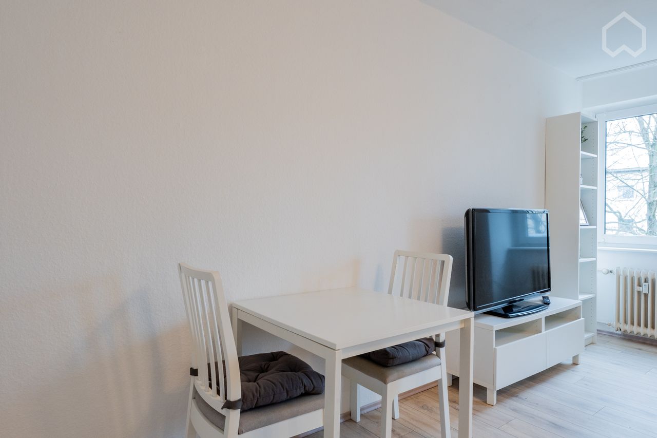 Urban living experience: modern 2-room flat with balcony in a quiet Reinickendorf location