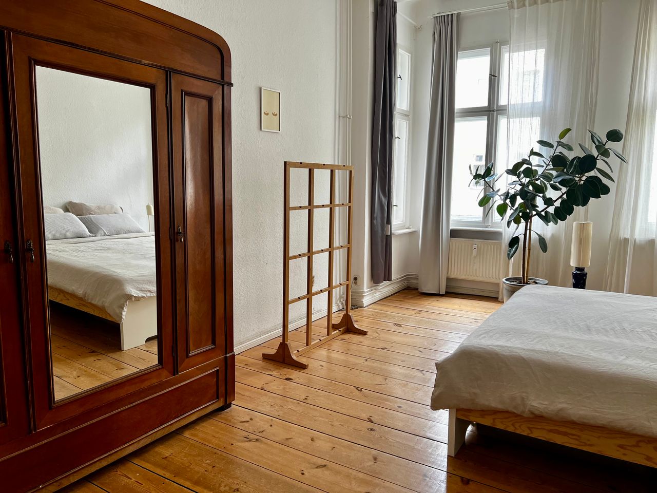 Bright, two rooms altbau in quiet area of Neukölln