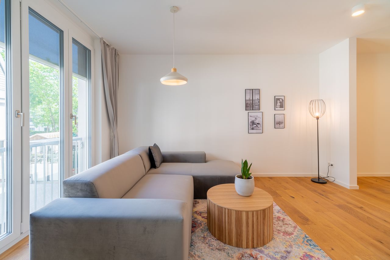 Beautiful & bright 2 Room Apartment with balcony in Lichtenberg Berlin