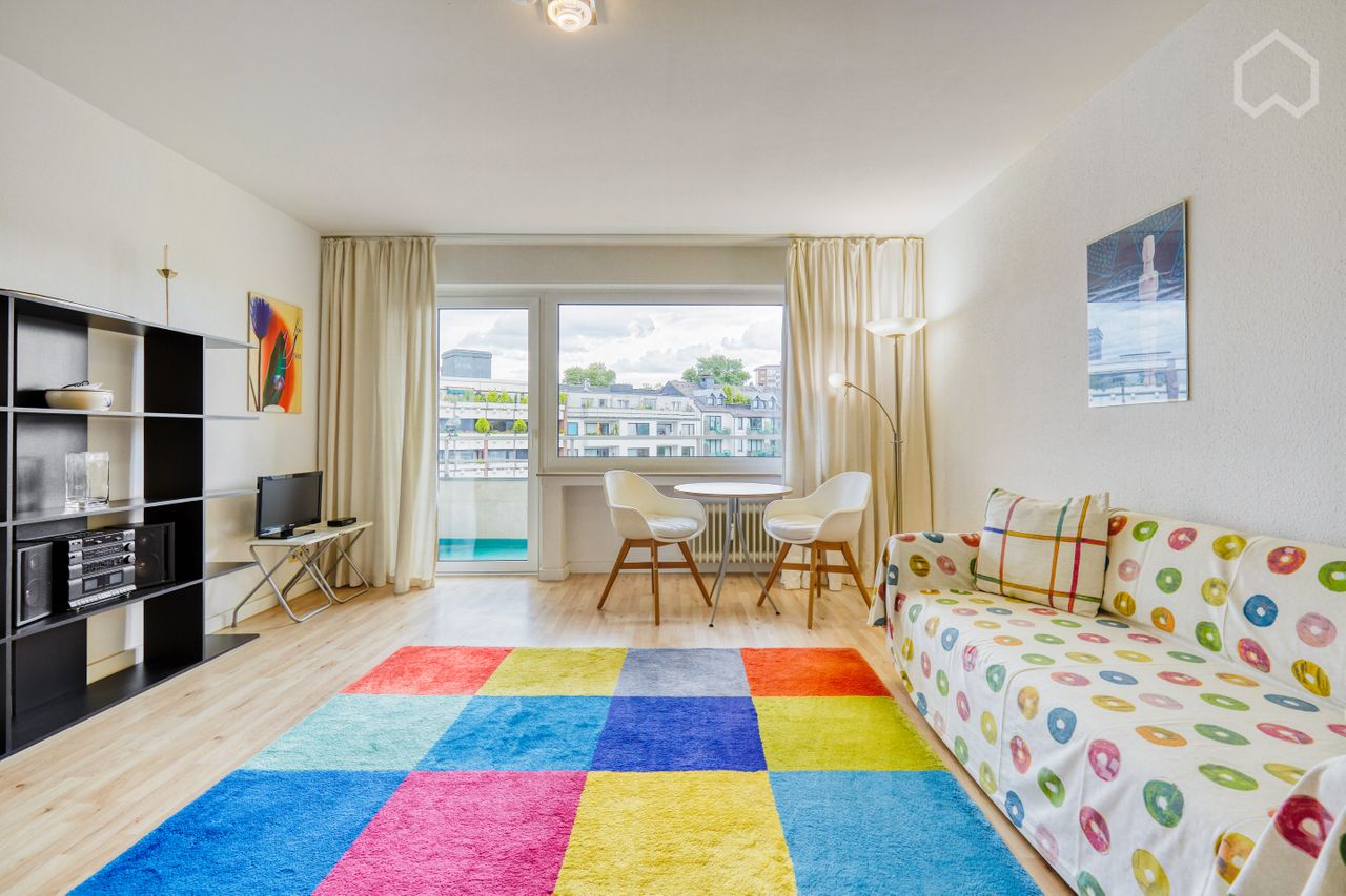 Lovely & pretty, quiet studio with balcony in Düsseldorf