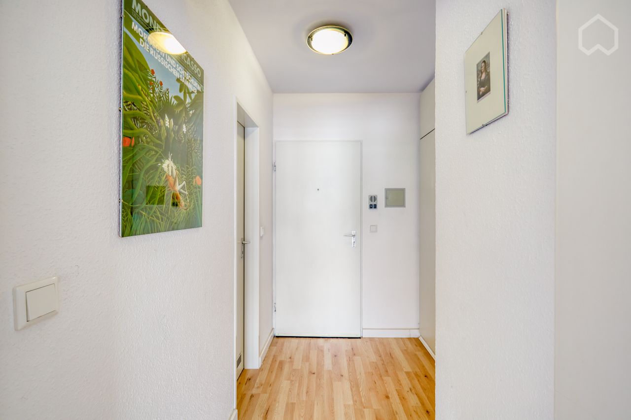 Lovely & pretty, quiet studio with balcony in Düsseldorf