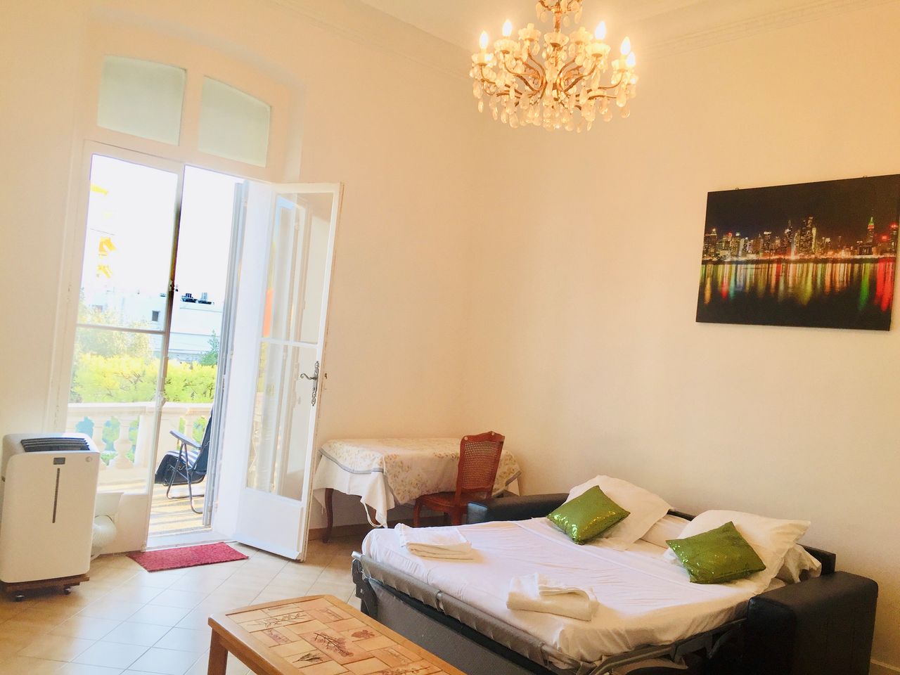 Bright flat - great view!