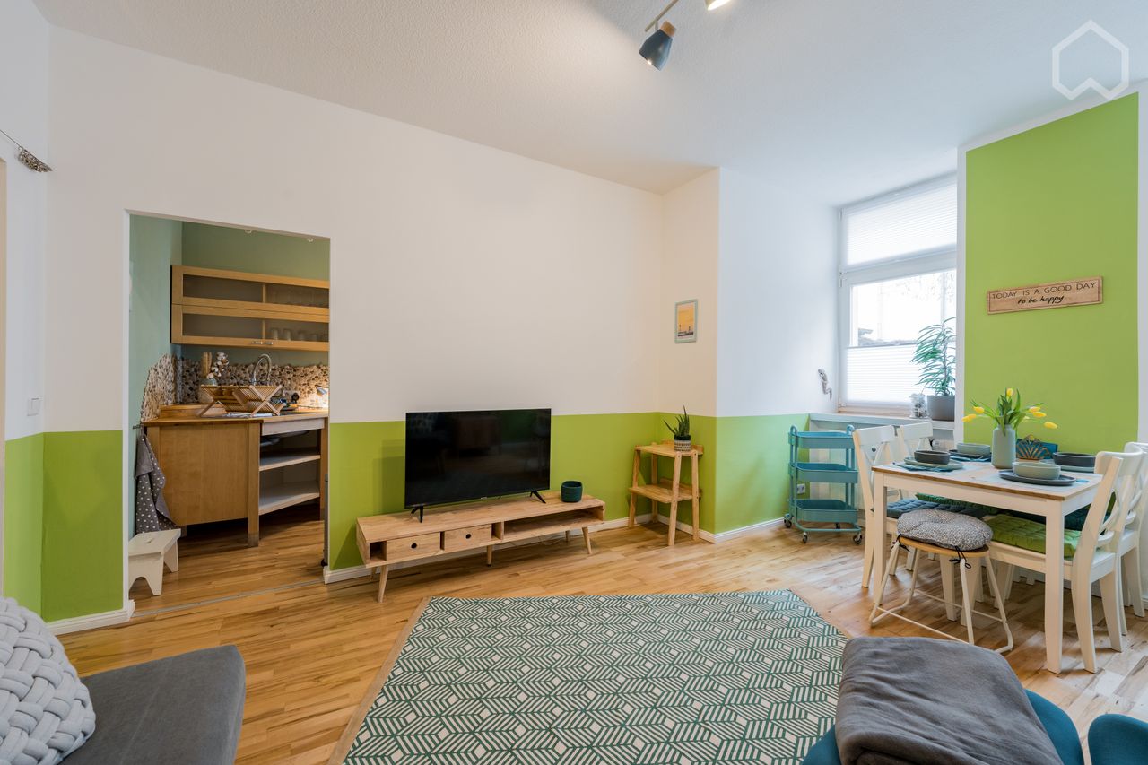 Beautiful and modern "Garden Oasis" in top location of Charlottenburg