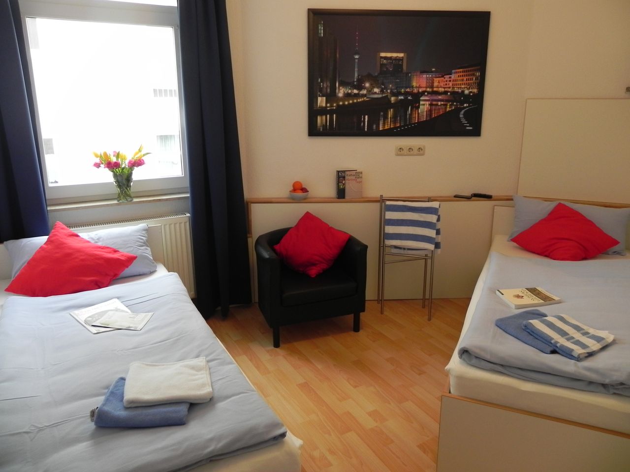 3 room apartment "Karl-Heine", French balcony, private garage, W-LAN, washing-machine