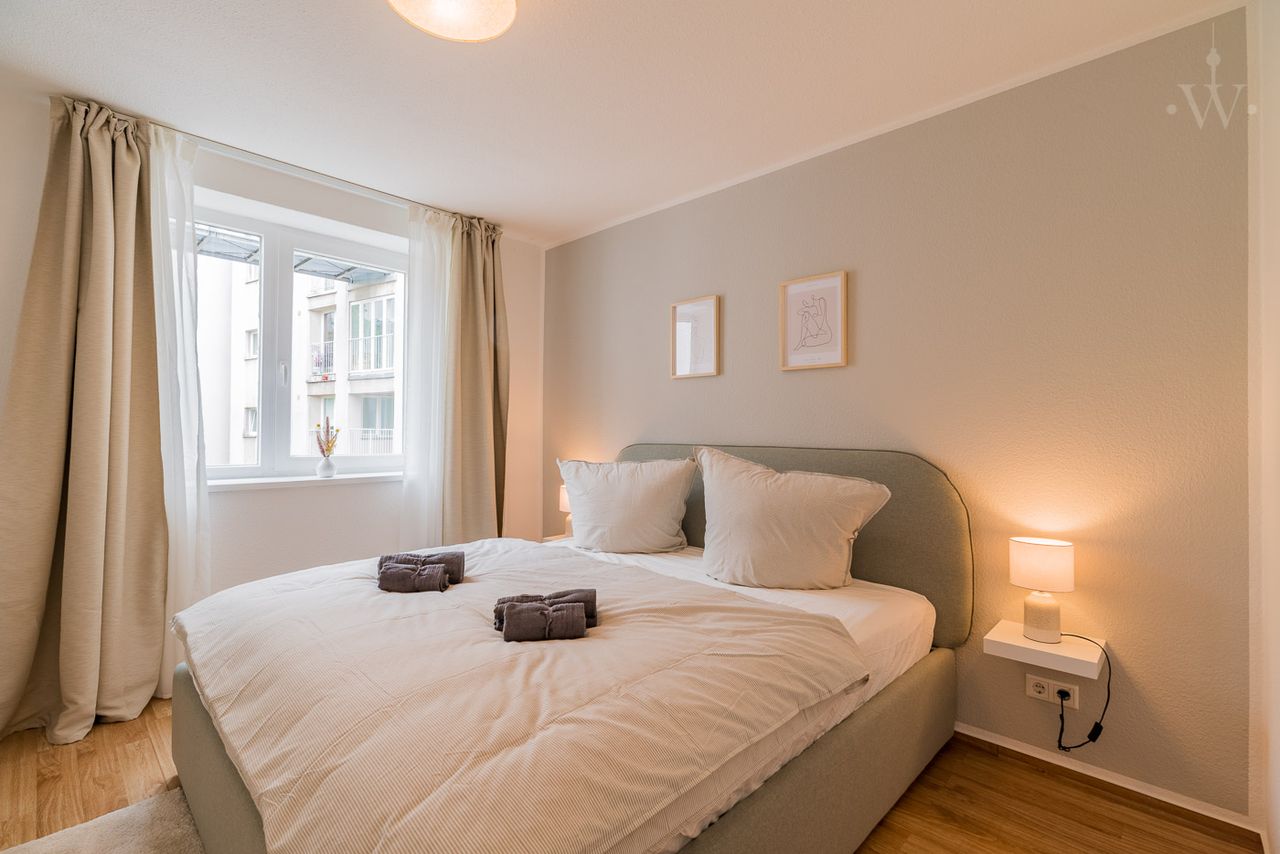 Modern 3-room apartment in the middle of Berlin - with service