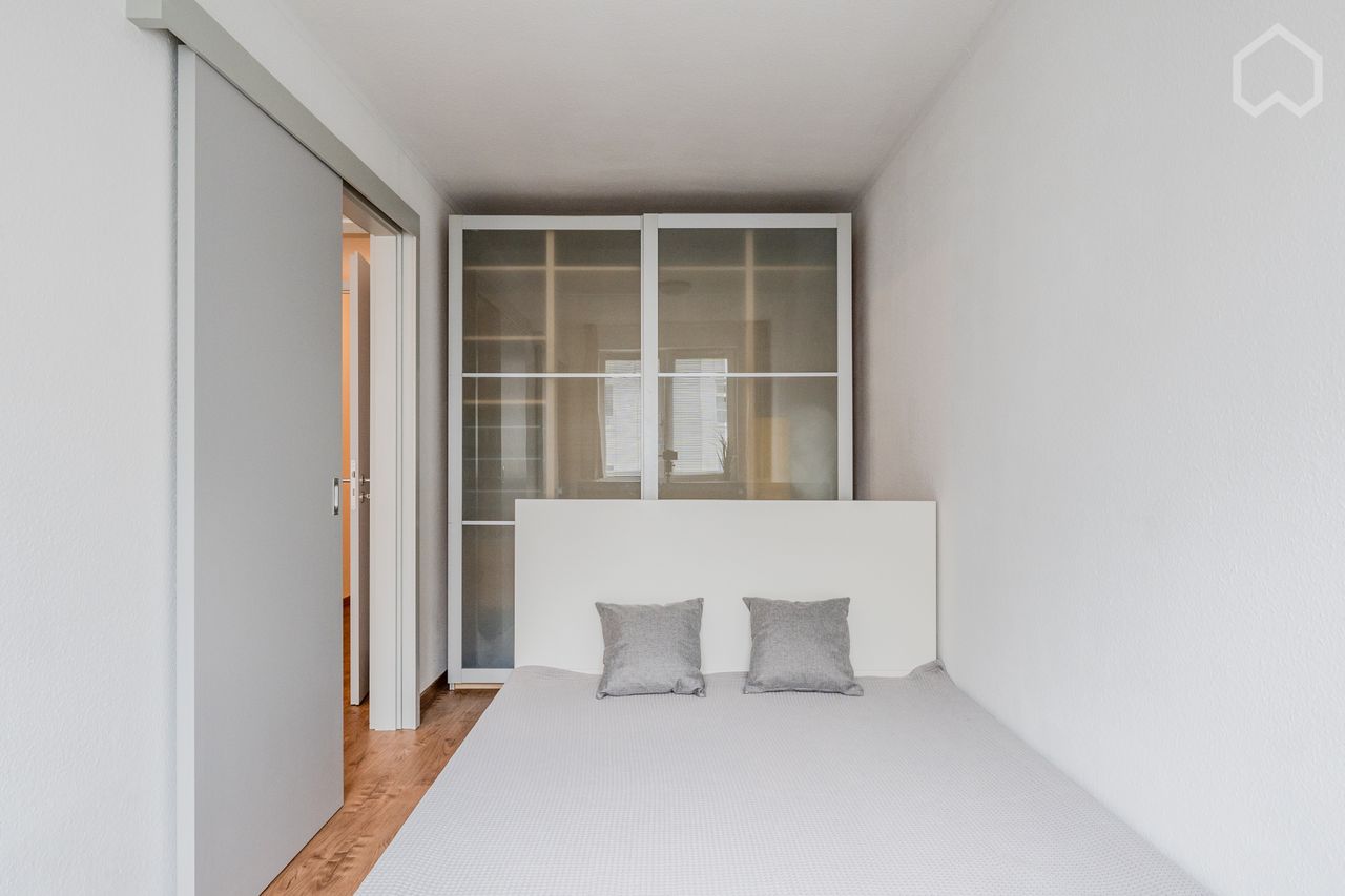 Modern and bright new apartment in the heart of Berlin-Mitte, near U Spittelmarkt.