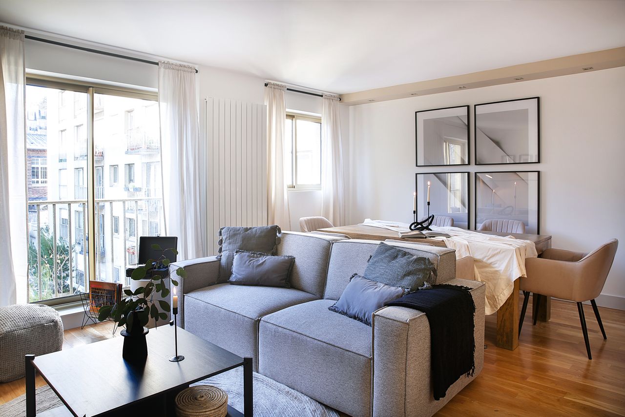 3 bedrooms with balcony in Montmartre