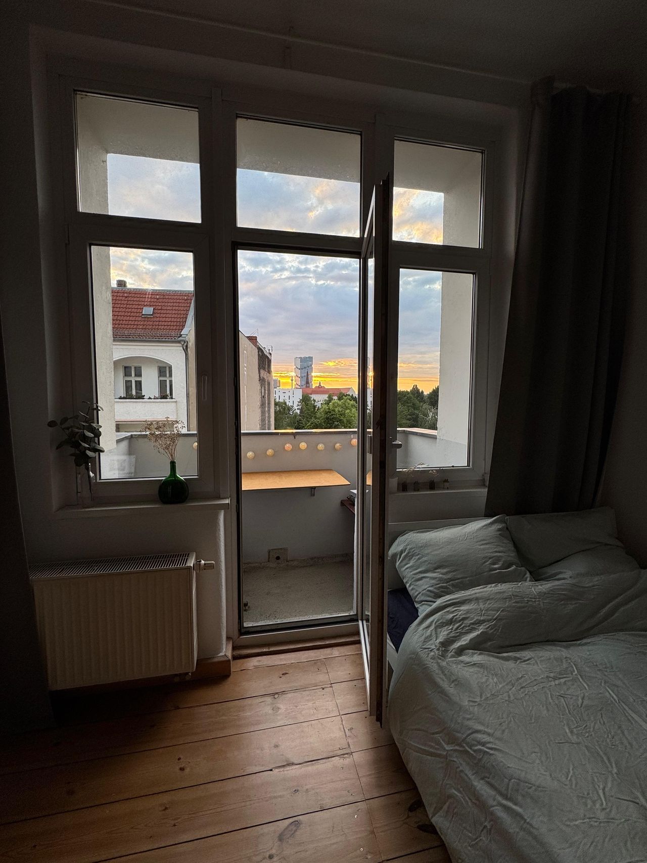 Furnished 1-Room Apartment with Balcony for Temporary Rent (1 Year)