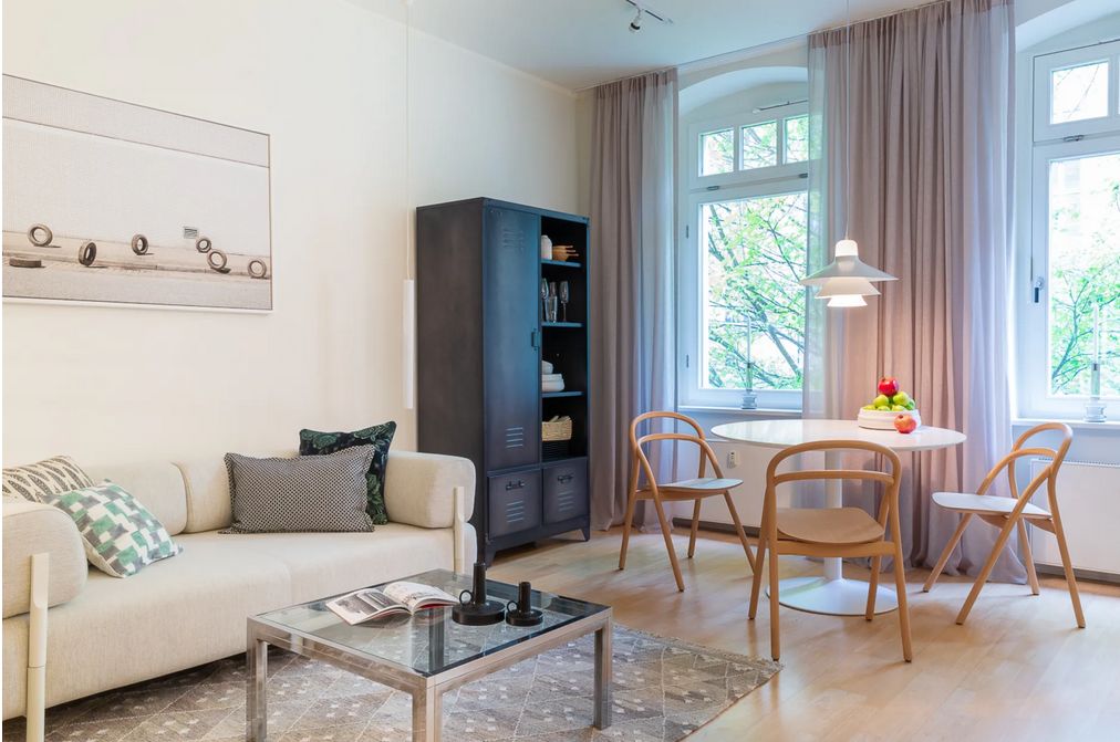 Design Apartment Berlin Mitte directly at subway (1 BR)