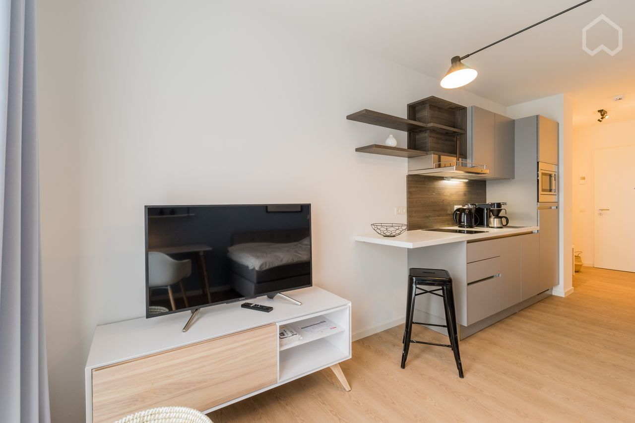 Lovely & awesome apartment in Charlottenburg, Berlin A1
