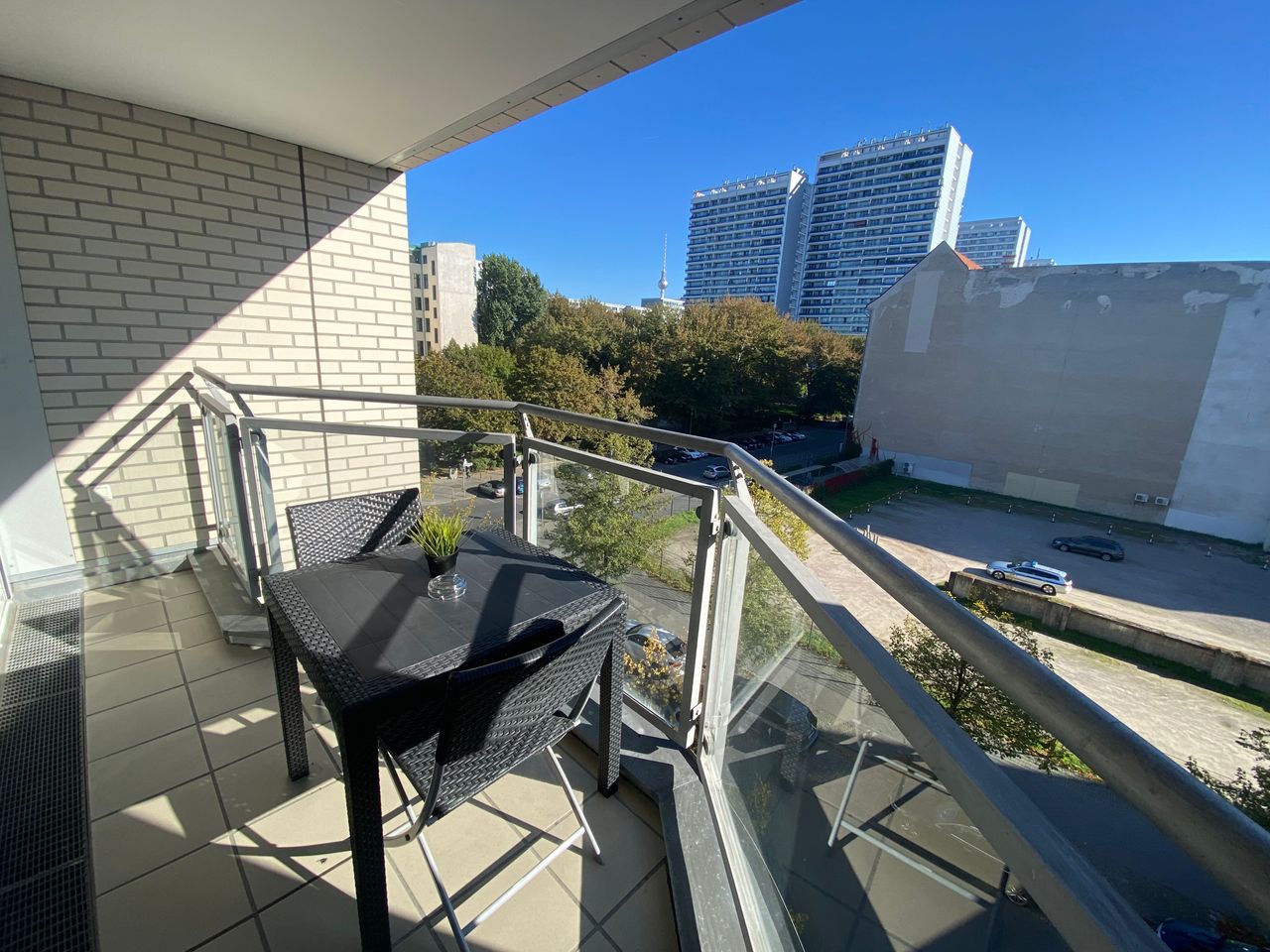 2Room City-Apartment balcony / free parking & wifi  Charlottenstr. / Modernized incl. 24hDoormenservice