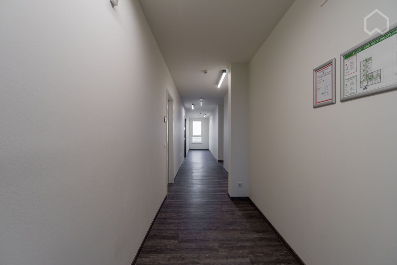 Comfortably furnished apartment in Lichtenberg with access to a fantastic roof terrace