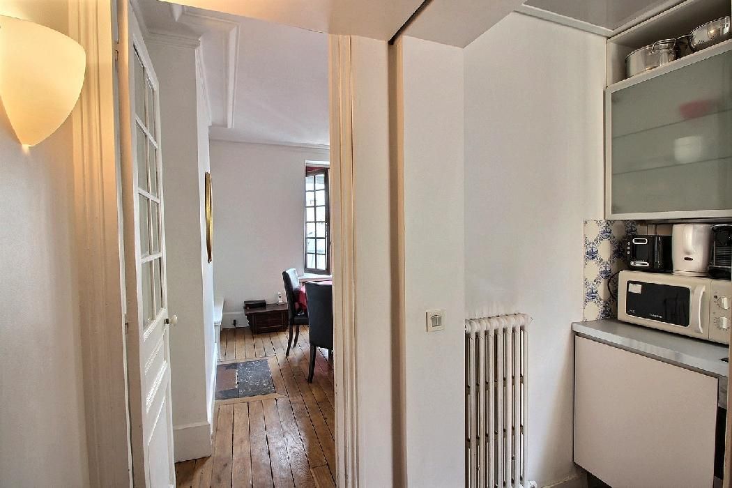 Rental Furnished Appartment - 2 Rooms - 45m² - Île de la Cité - Île Saint Louis - 75004