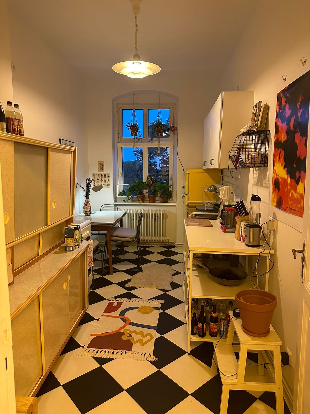 Bright, cozy apartment with balcony in trendy Neukölln district