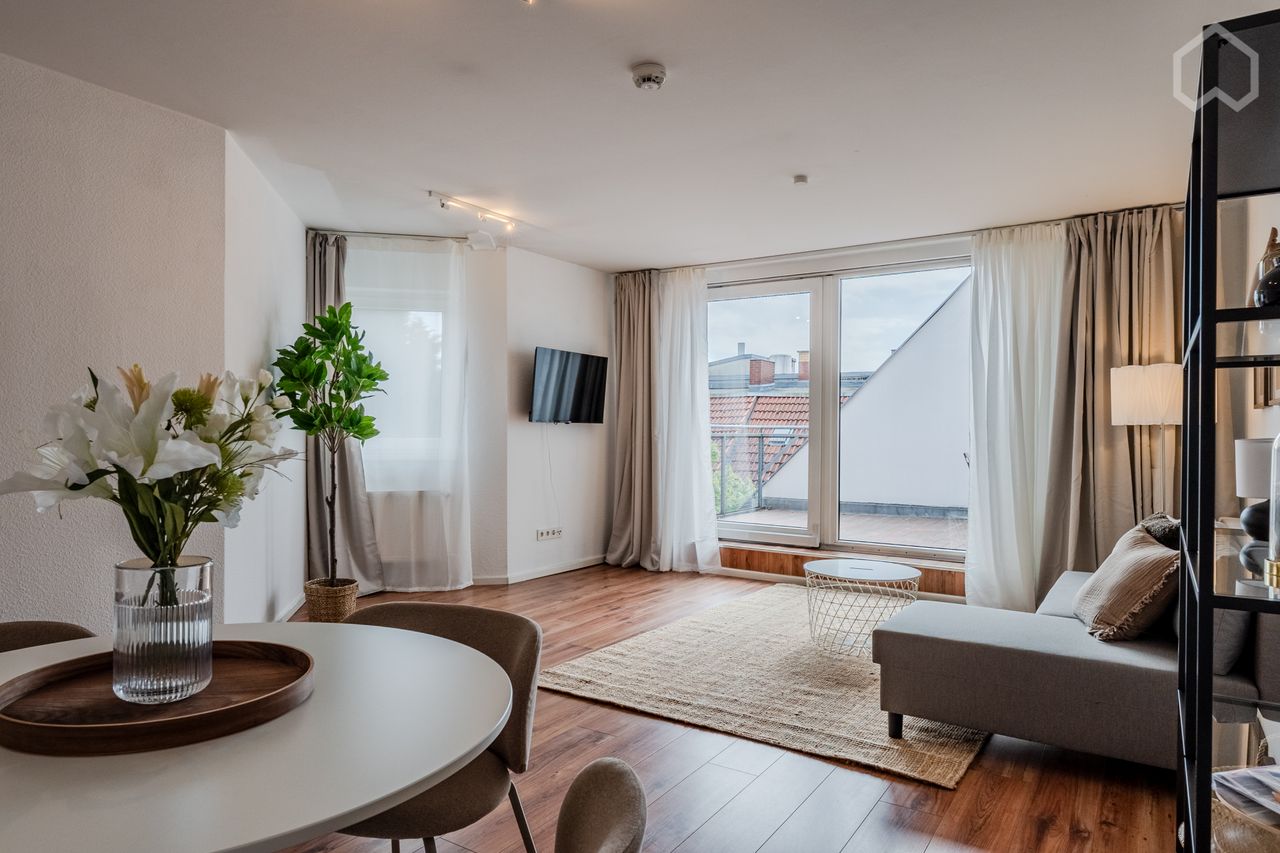 Beautiful large and bright apartment