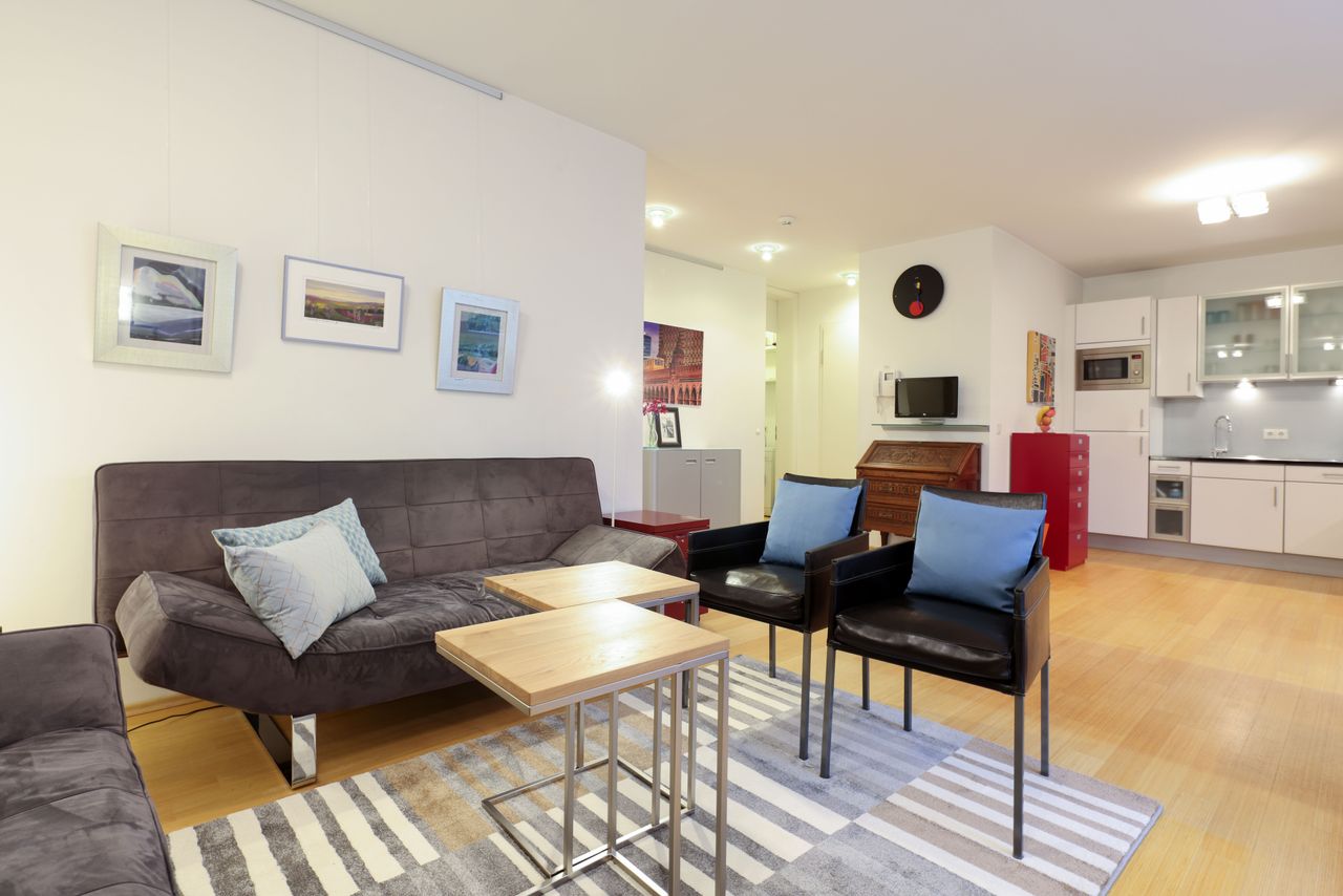 Wonderful and modern suite am Kollwitzplatz Prenzlauer Berg with underground parking place