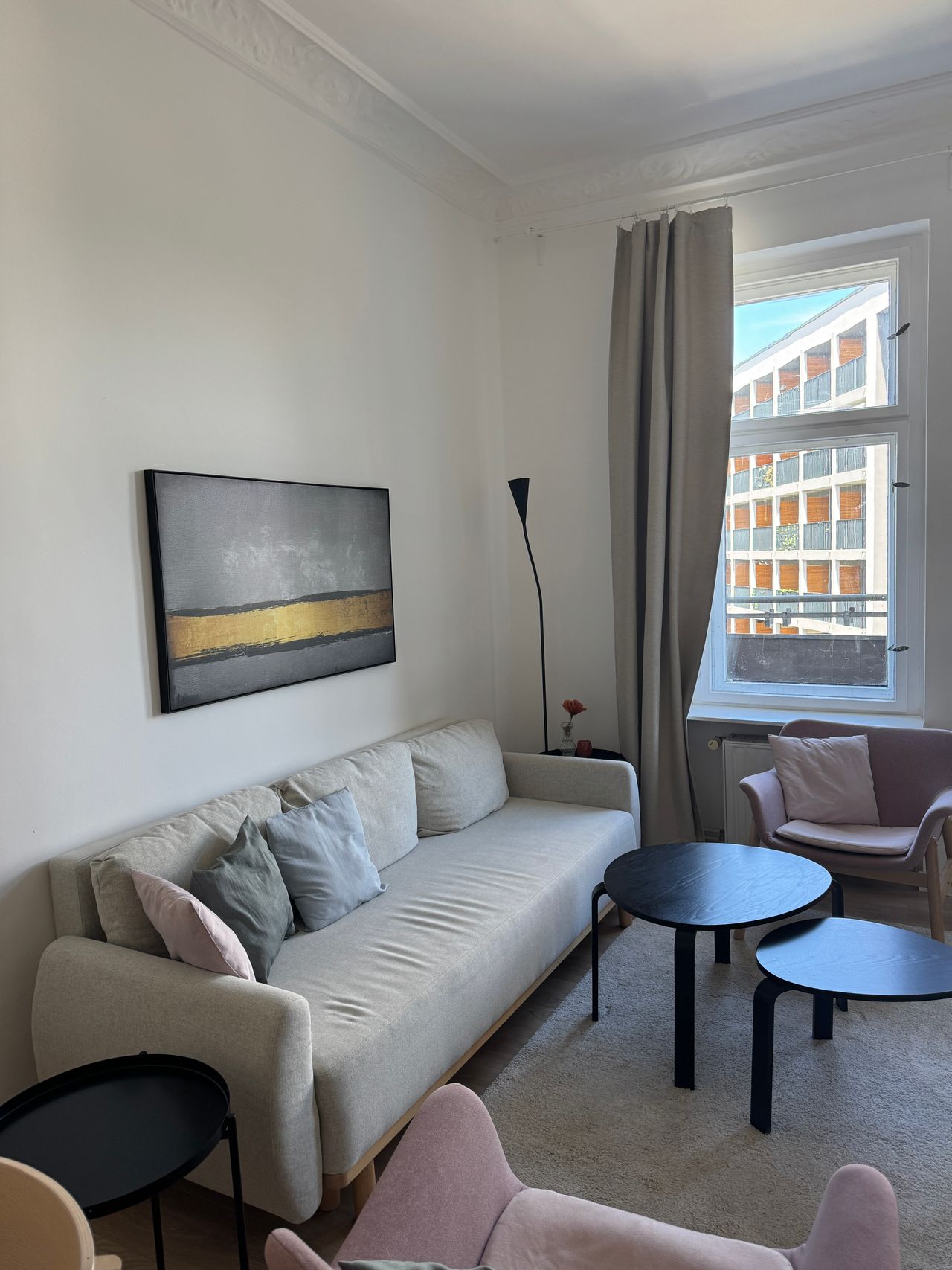 Charming Altbau Apartment in Trendy Friedrichshain – Fully Renovated with Balcony