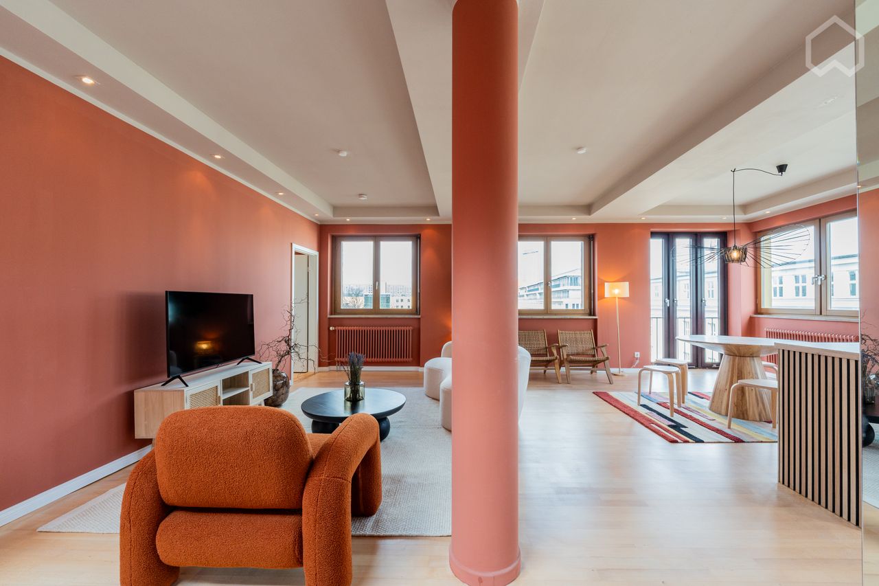 Stylish Penthouse with stunning Rooftop (Mitte)