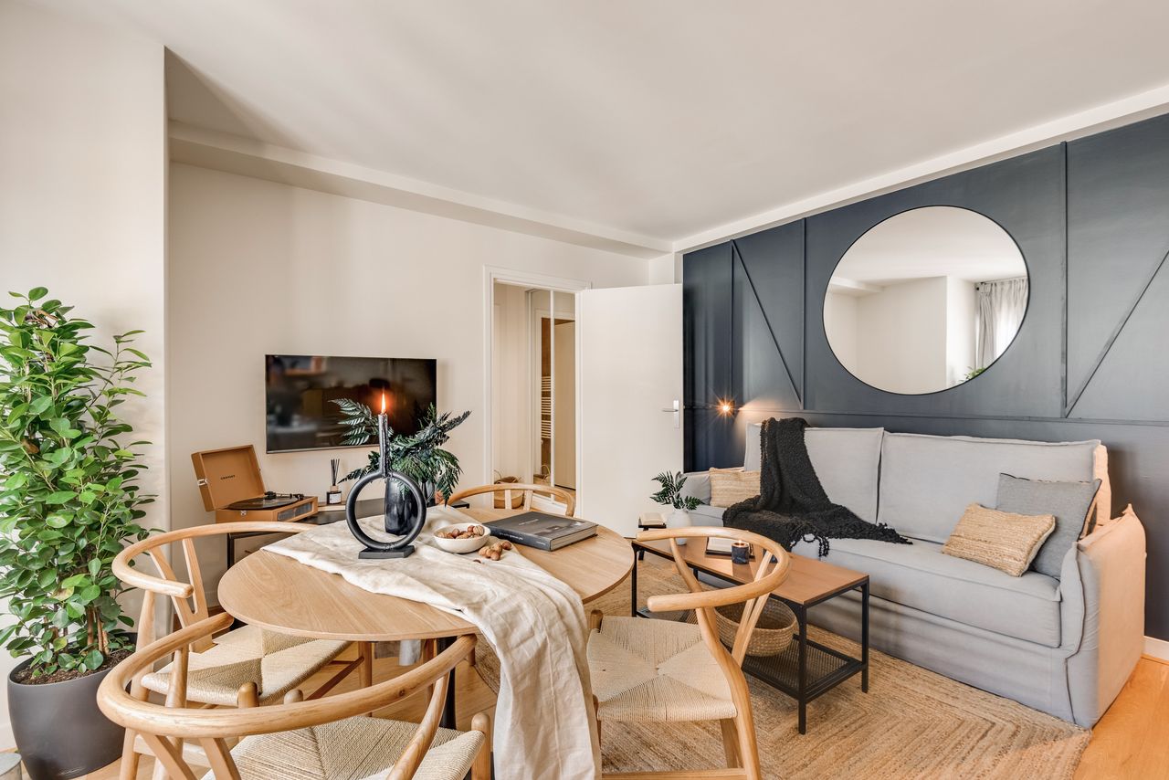 Font - 1 bedroom and balcony in Opéra