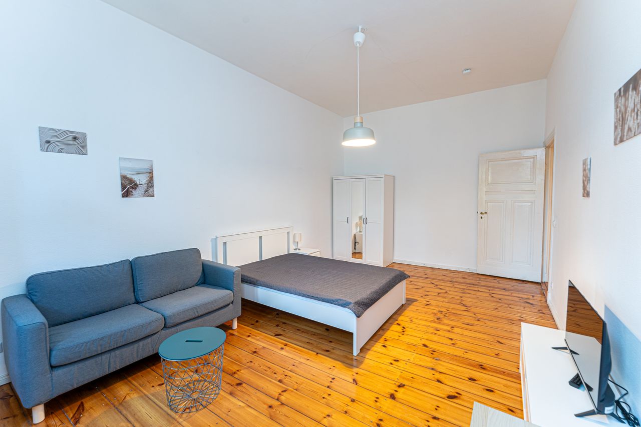 Modern, fashionable suite (Pankow)